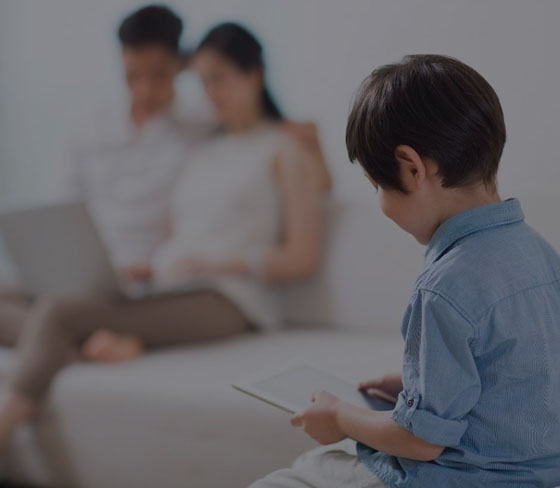 12歲少年玩手機致頸椎提前衰老三十歲！